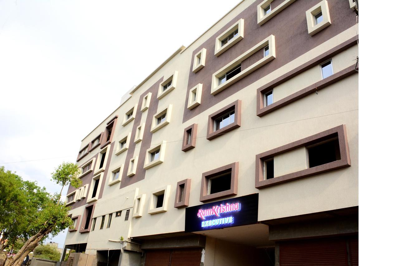 Hotel Ramkrishna Executive Bārsi Dış mekan fotoğraf