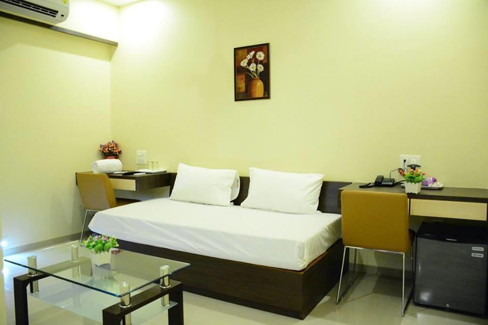 Hotel Ramkrishna Executive Bārsi Dış mekan fotoğraf
